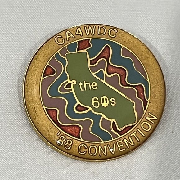 CA4WDC California Four Wheel Drive Association 1988 Convention Pin 60’s Theme - Picture 1 of 13
